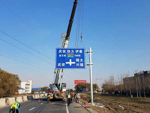 常德常德道路护栏网网片该如何进行正确的选购呢？